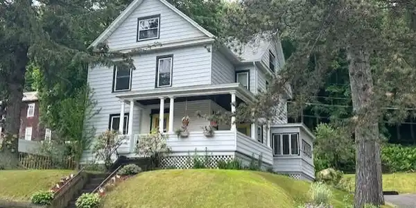116 Main St West