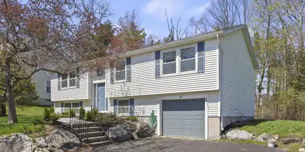 9 Donovan St