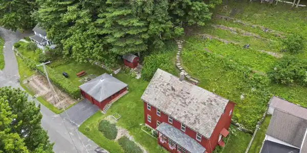 27 Richmond Ln