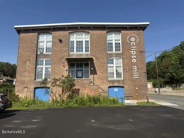 Image 1: Eclips Mill west facade
