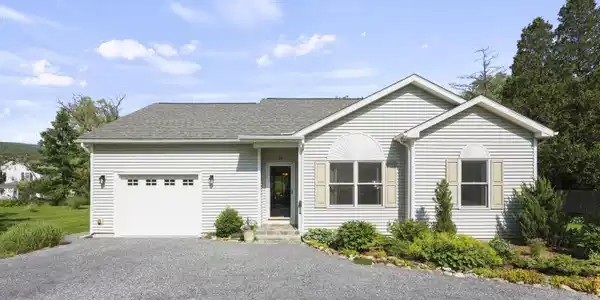 22 Luce Rd