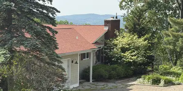 Image 3: 2
