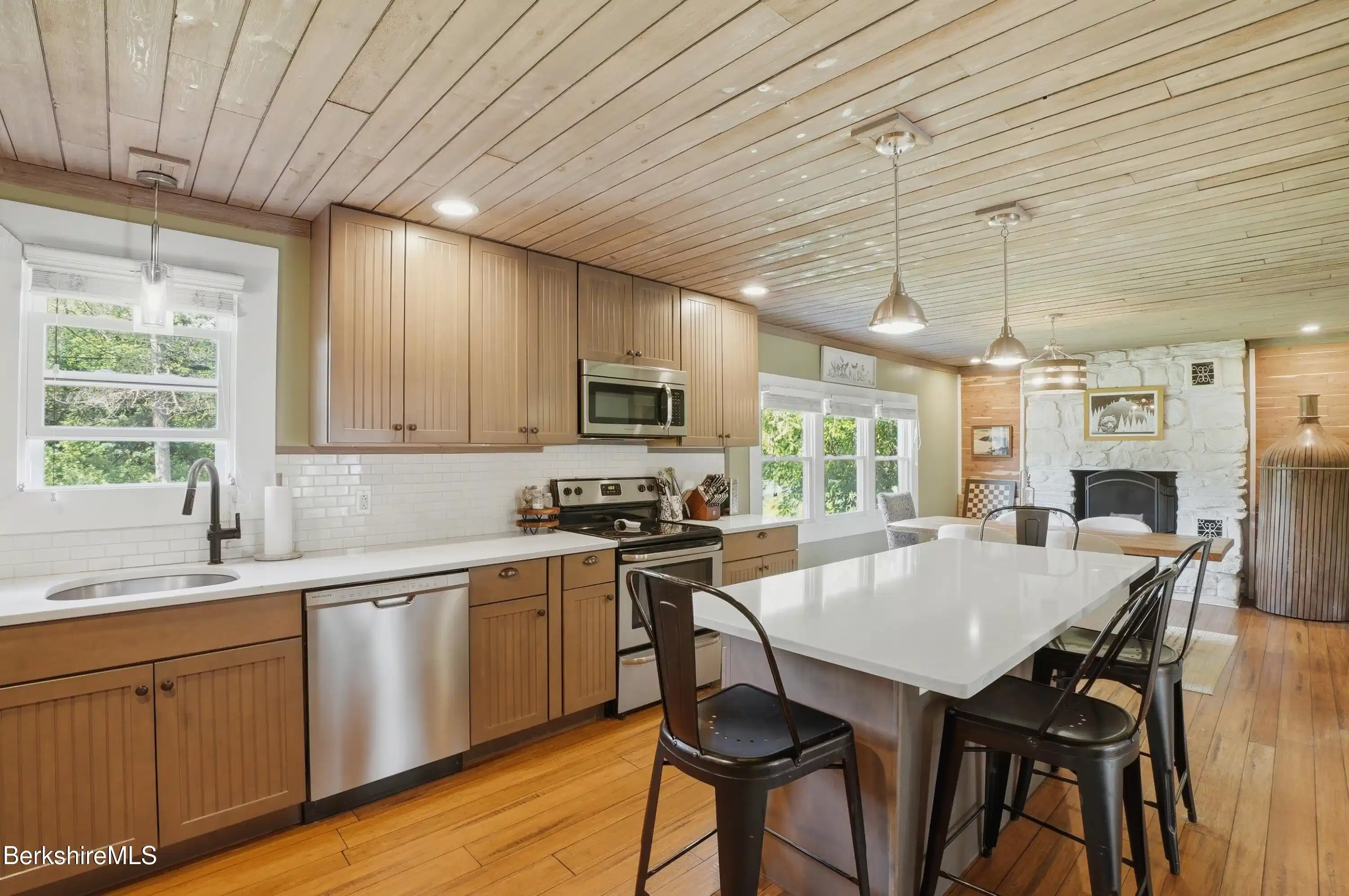 Image 1: KITCHEN