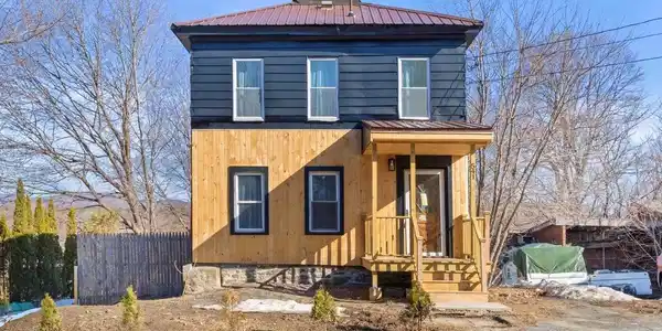 541 E Main St