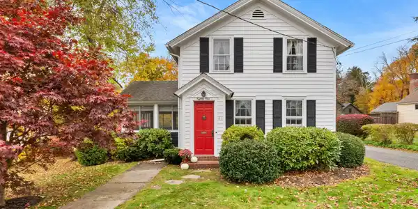 81 Castle Hill Ave