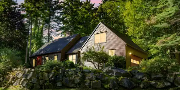 4 Pleasant View Dr