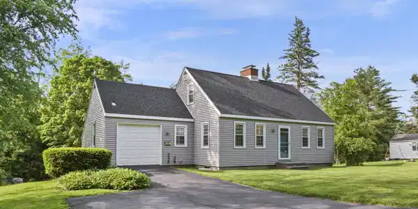 46 Woodlawn Ave