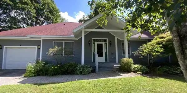 11 Prospect Hill Rd