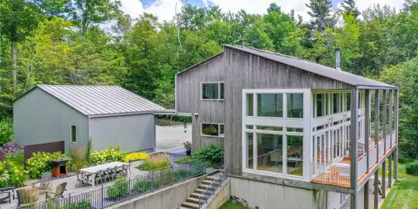 103 Long View Dr