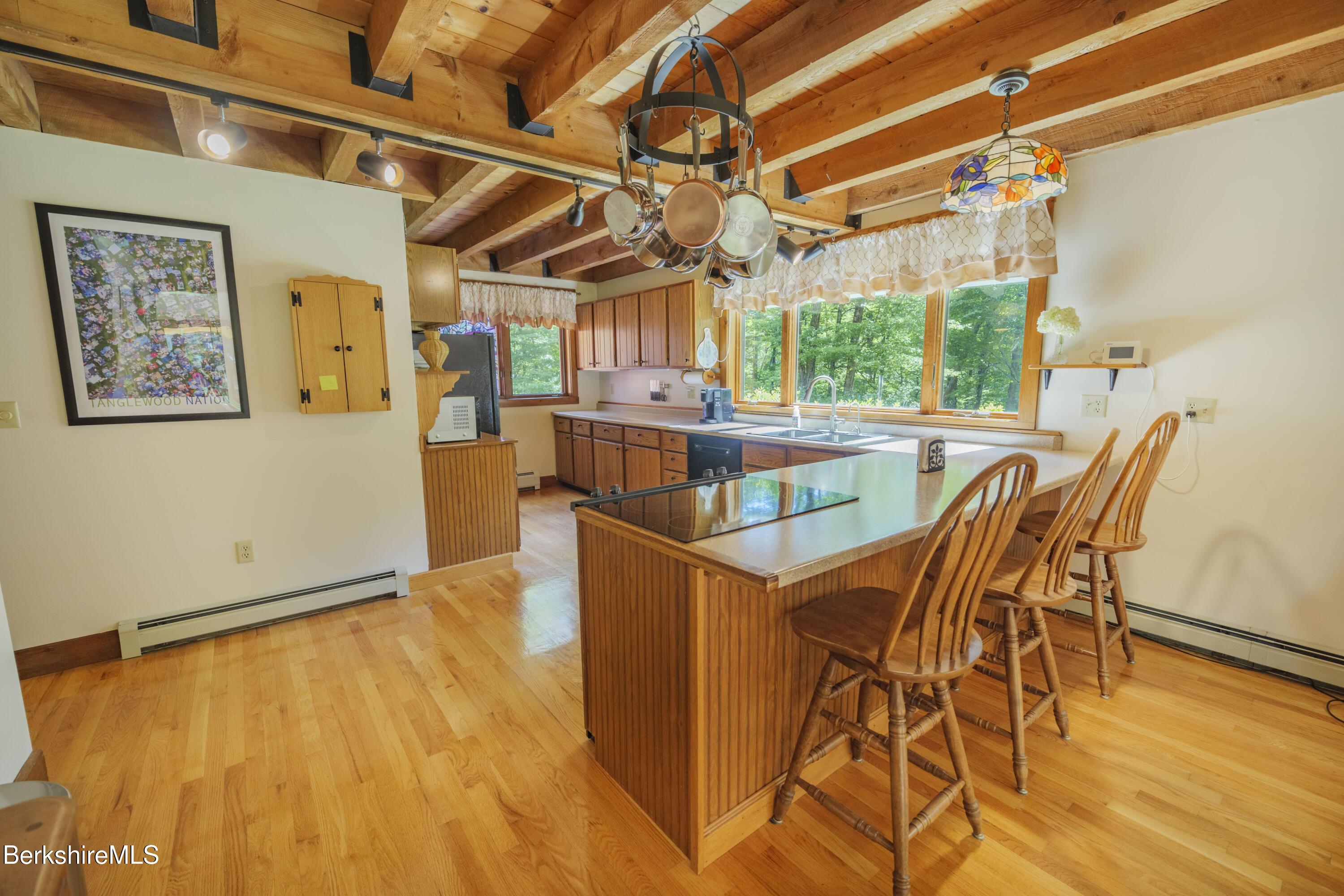 Image 2: Kitchen