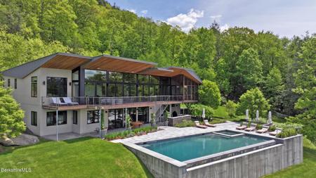 113 Brush Hill Rd