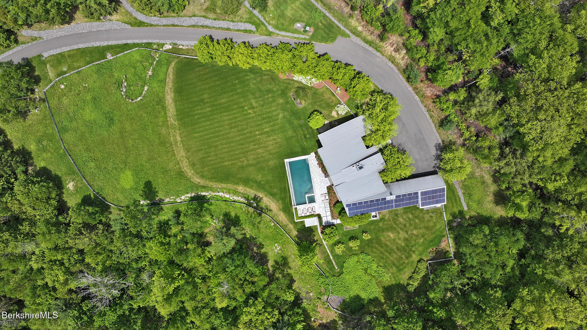 Image 3: 113 BRUSH HILL