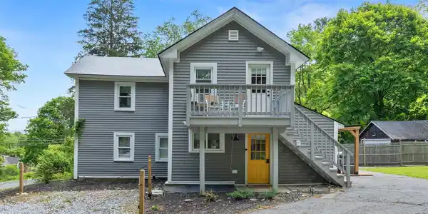 207 South Mountain Rd