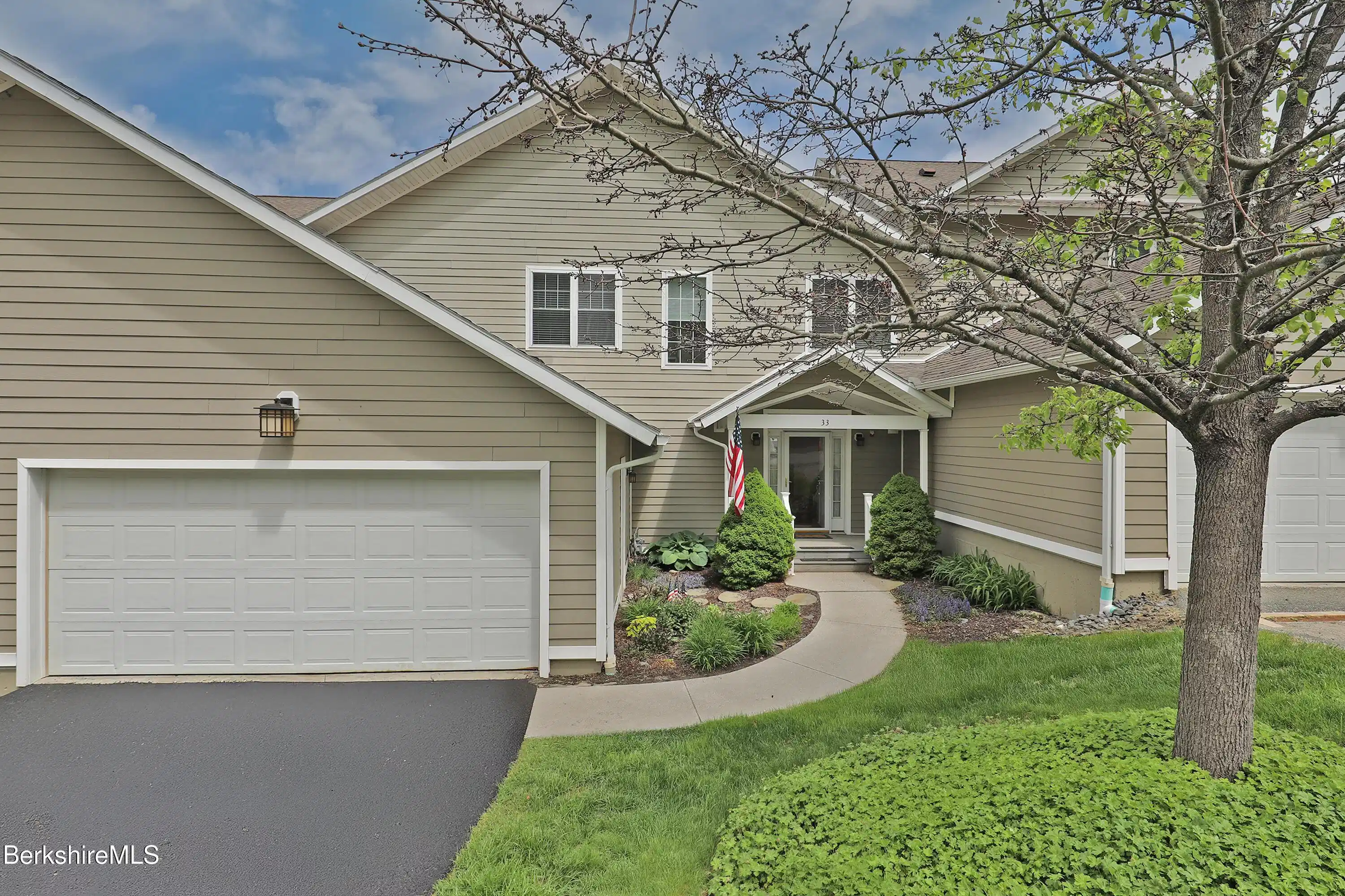 Image 1: Front of unit