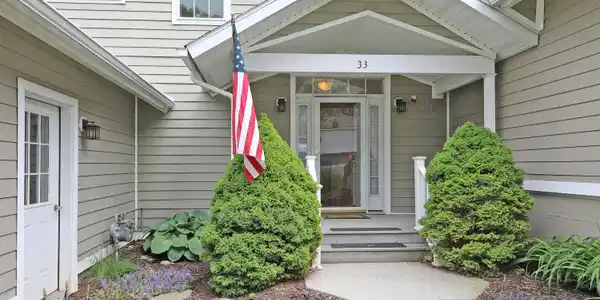 Image 3: Landscape and Porch