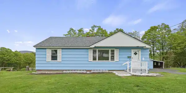 7 Bieniek Ave