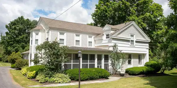 367 Plain Rd North
