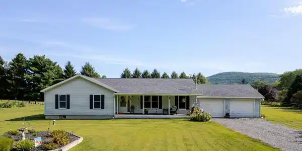 23 Maple Ln