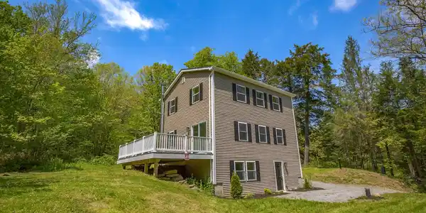 165 Sandisfield Rd