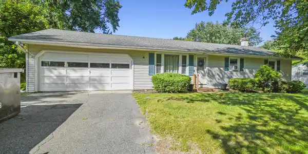 83 Devonshire Dr