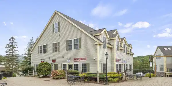 37 Corey Rd