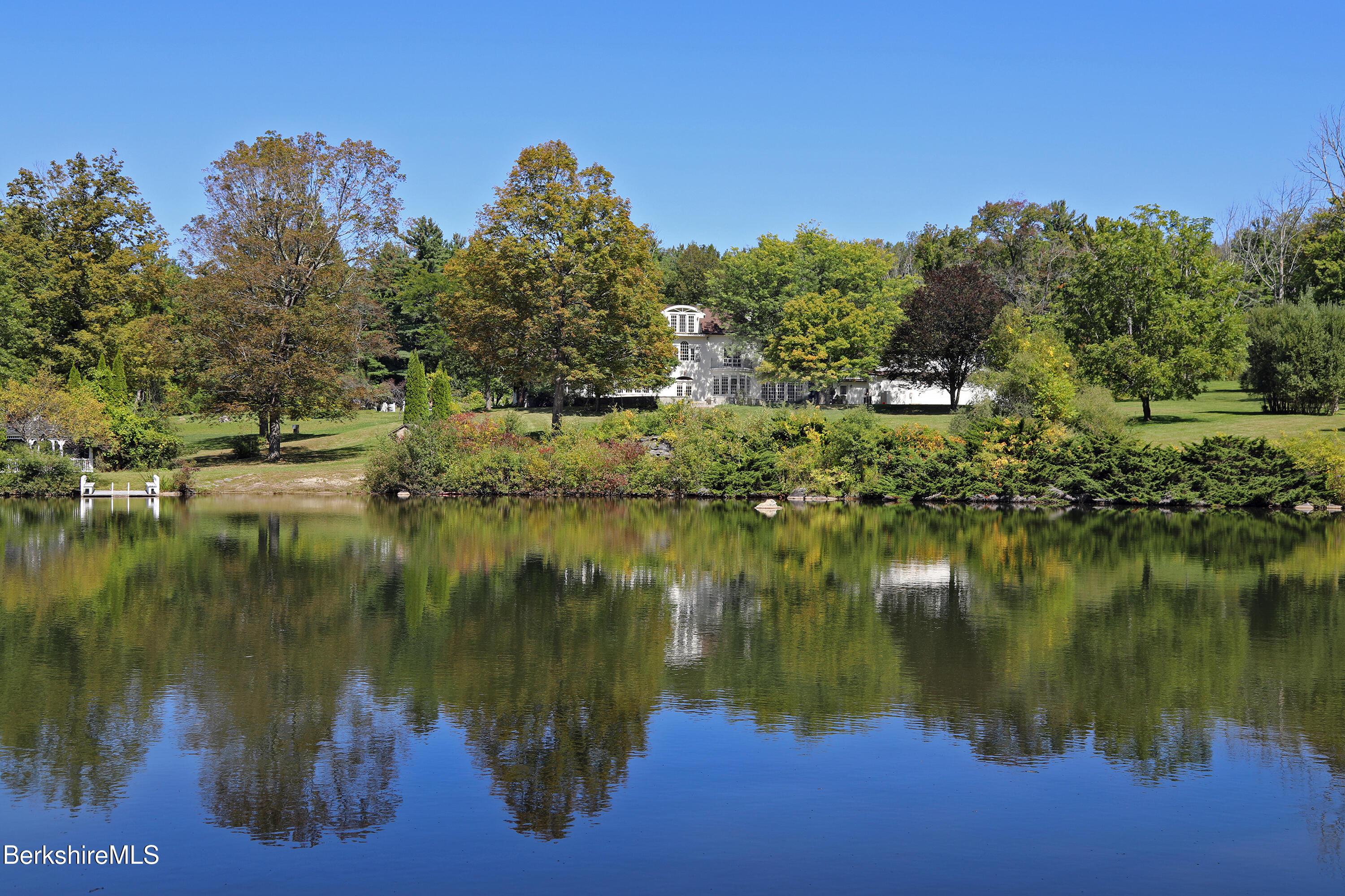 Image 3: MAPLE MANOR