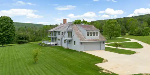 Image 4: 0022-exterior