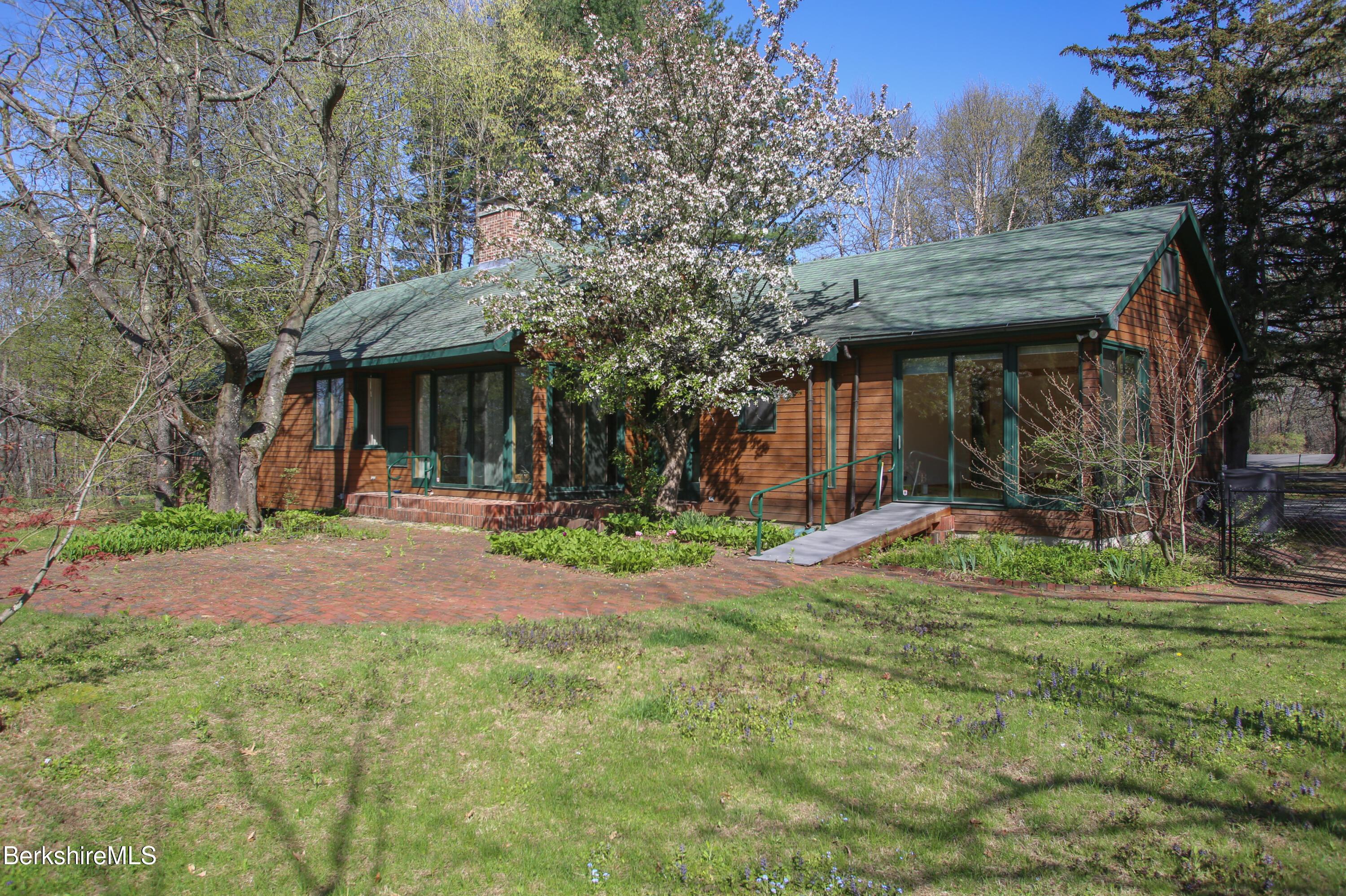 Image 4: back bdrm entrance