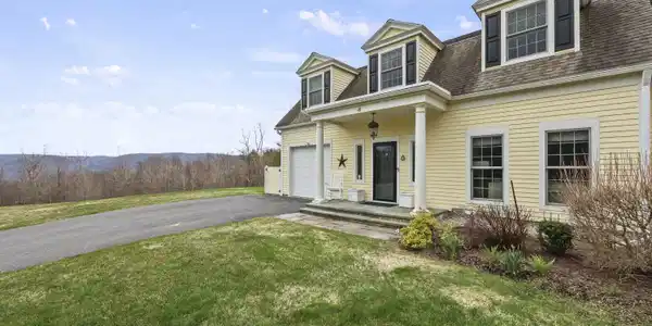Image 2: 10 Exterior Front