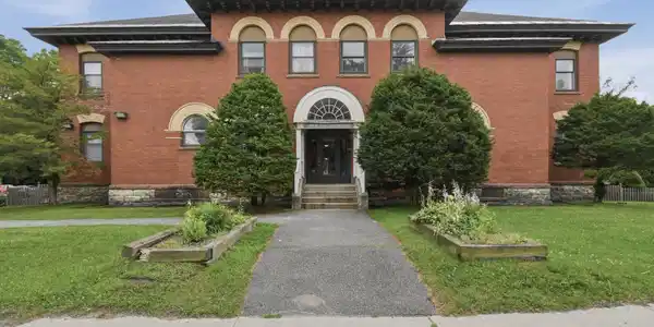 60 North St