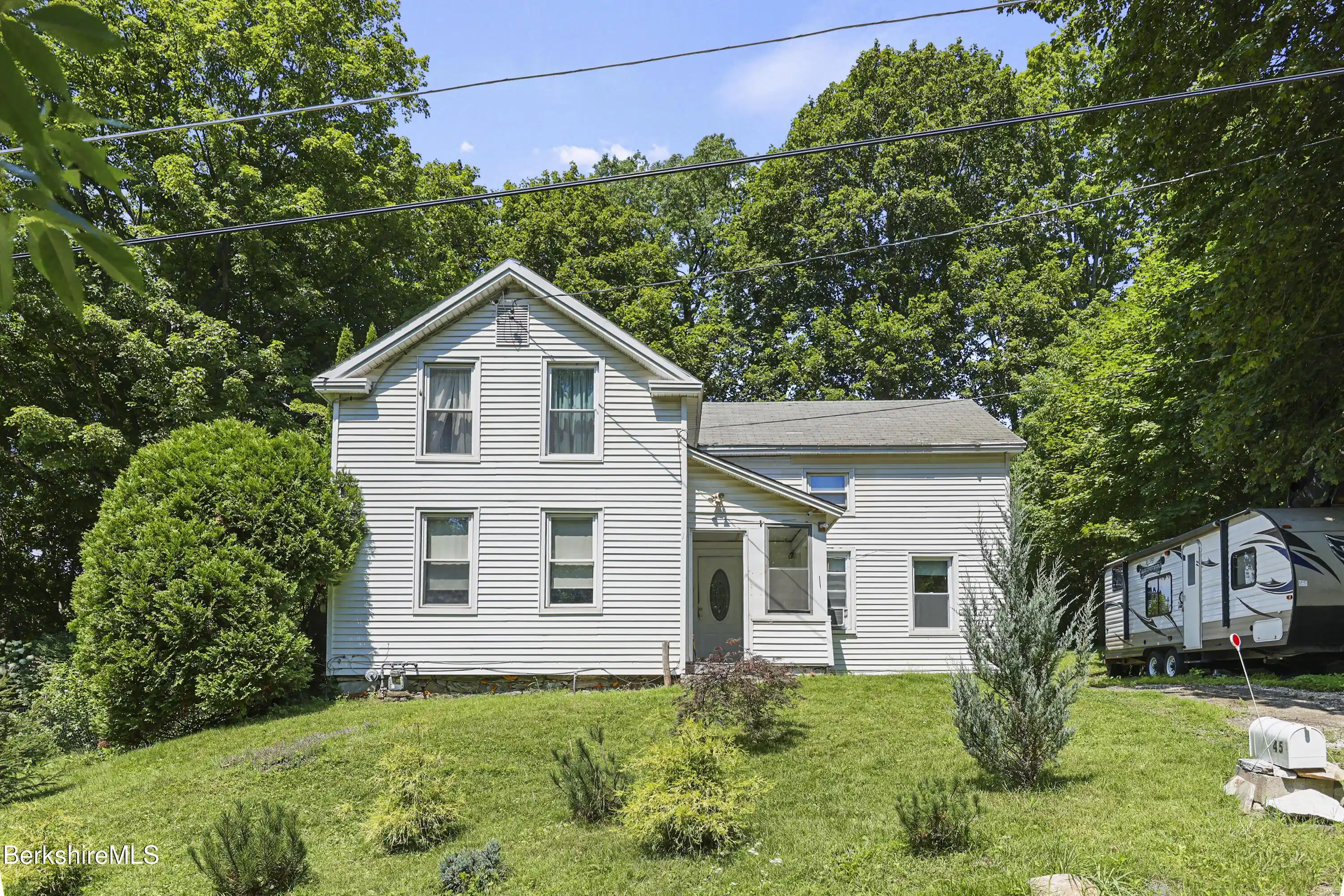 Image 1: Exterior Front