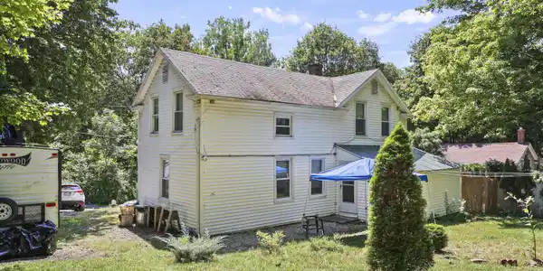 Image 3: Exterior Back