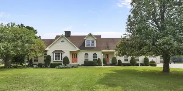 19 Lynne Ct