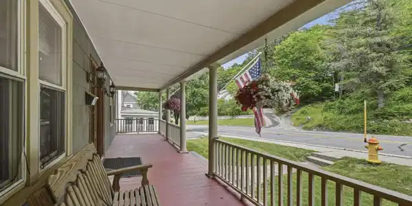 Image 4: FRONT PORCH