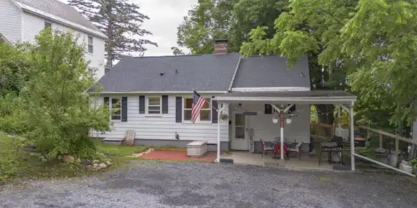 651 E Main St