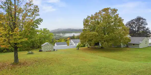 Image 3: Exterior