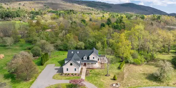 5 Silver Mine Ln