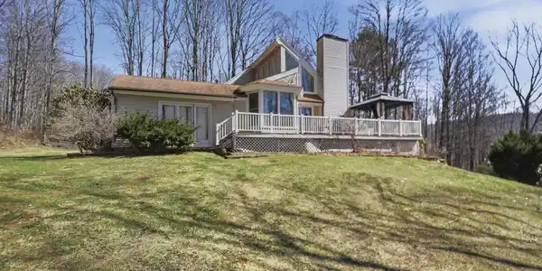 Image 4: Exterior