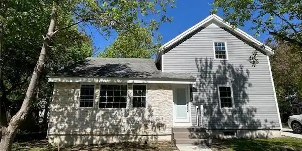 15 Murray Ave