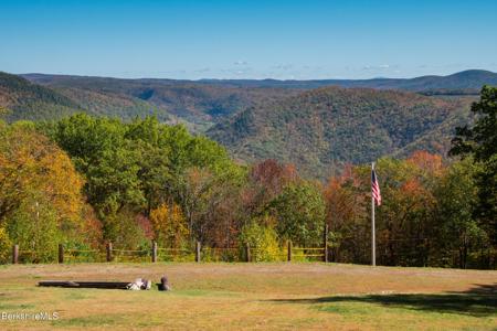 360 Mohawk Trail