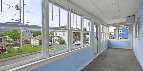 Image 4: 20 Front Enclosed Porch
