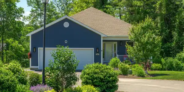 4 Fawn Ln