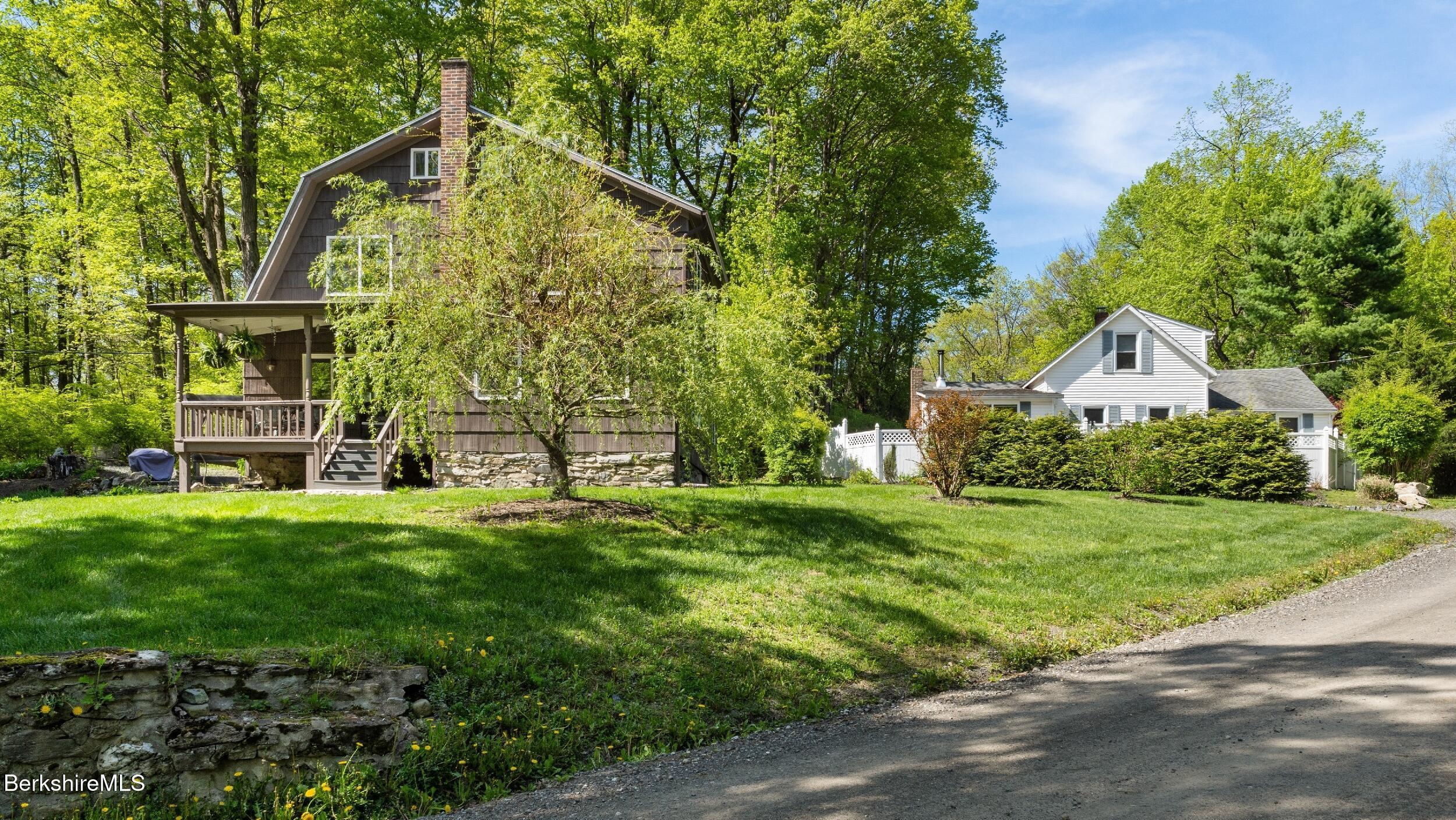 Image 3: Exterior - 2LR