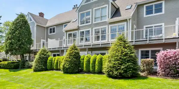 80 Taconic Ave