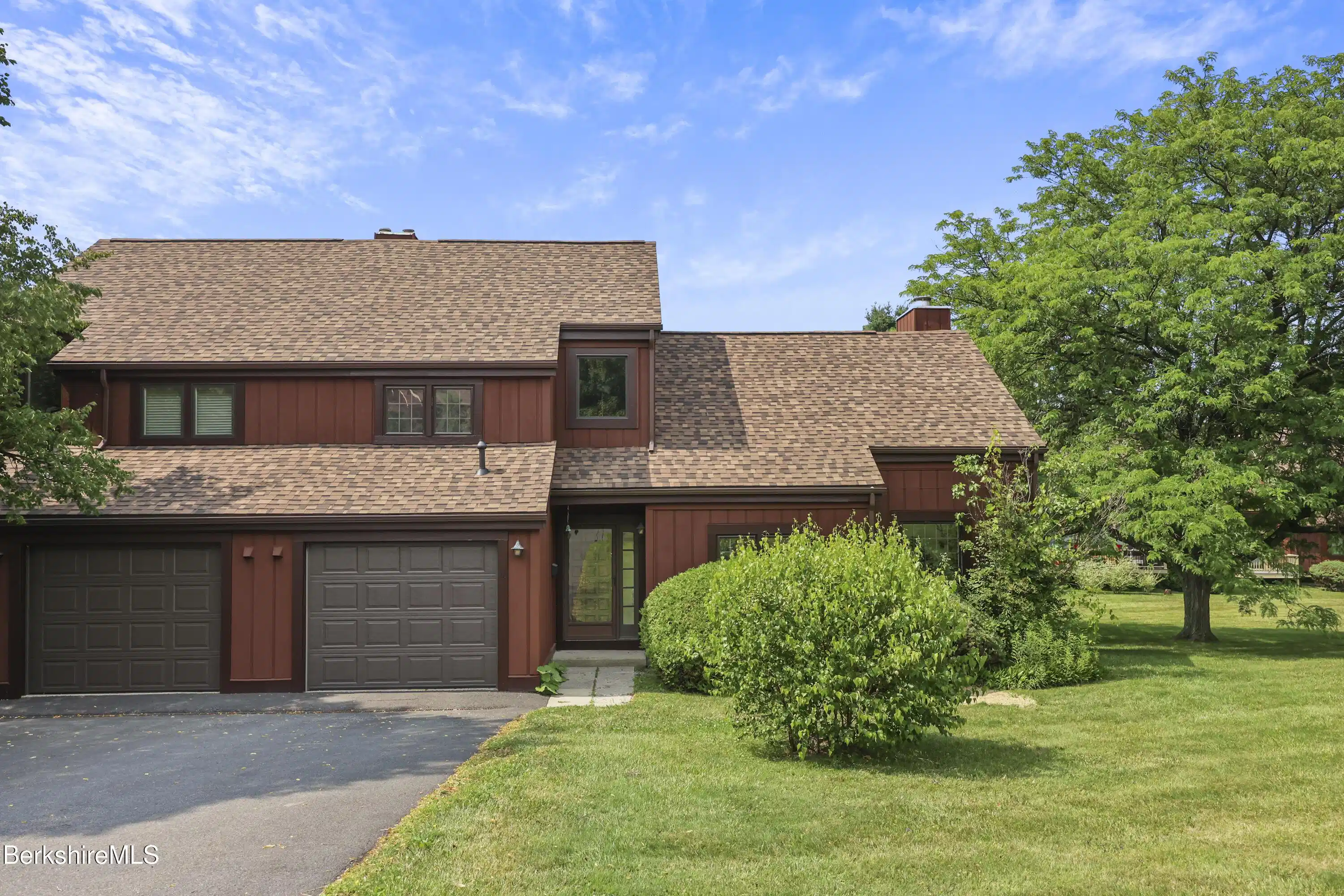 Image 1: 10 Exterior Front