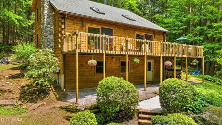 6 Brookside Glen --