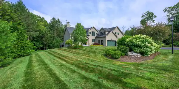 560 Mallard Ln