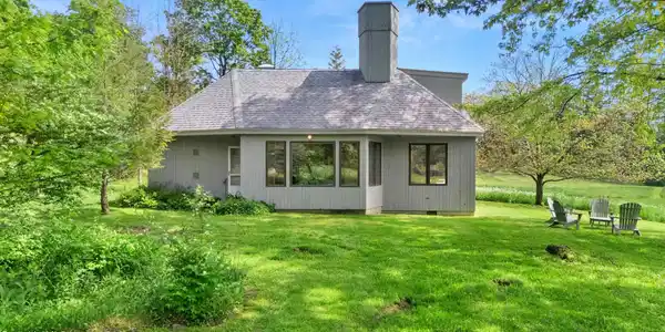 215 Old Stockbridge Rd