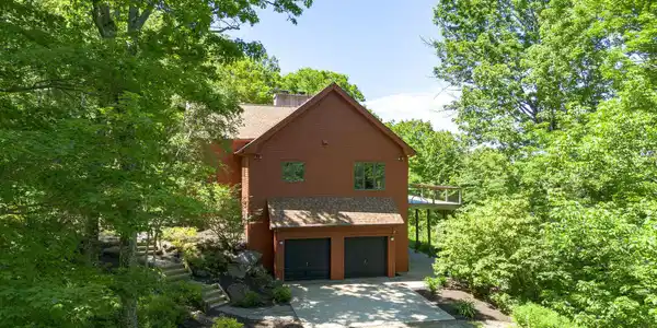 Image 4: 0002-Exterior