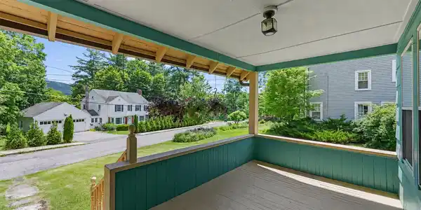 Image 4: Open front porch